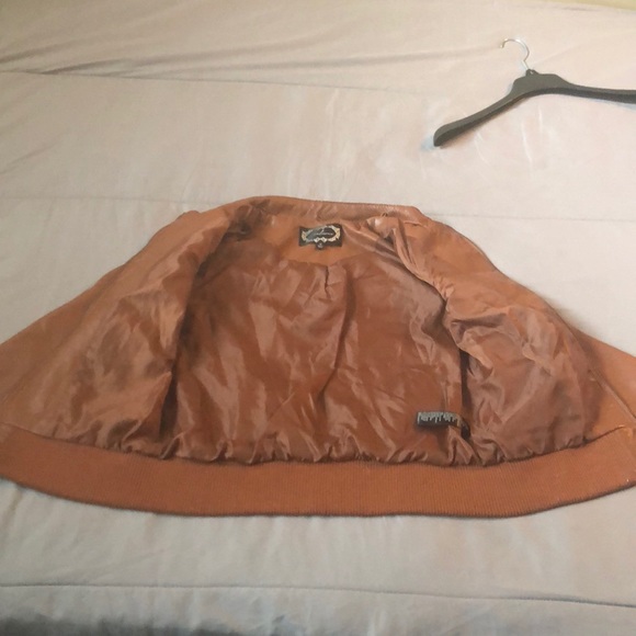 Leather jacket - Picture 4 of 8